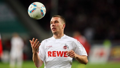 九游游戏在线玩-_湖人队内线统治，轻取对手_，湖人内线多强