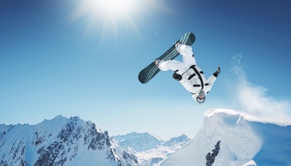 九游体育网站-西甲赛场激战正酣，梅西梅开二度，西甲梅西今晚比赛