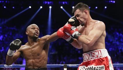 九游中心官网-【比赛现场直击】冠军运动员的临场应变能力，运动员进场展示