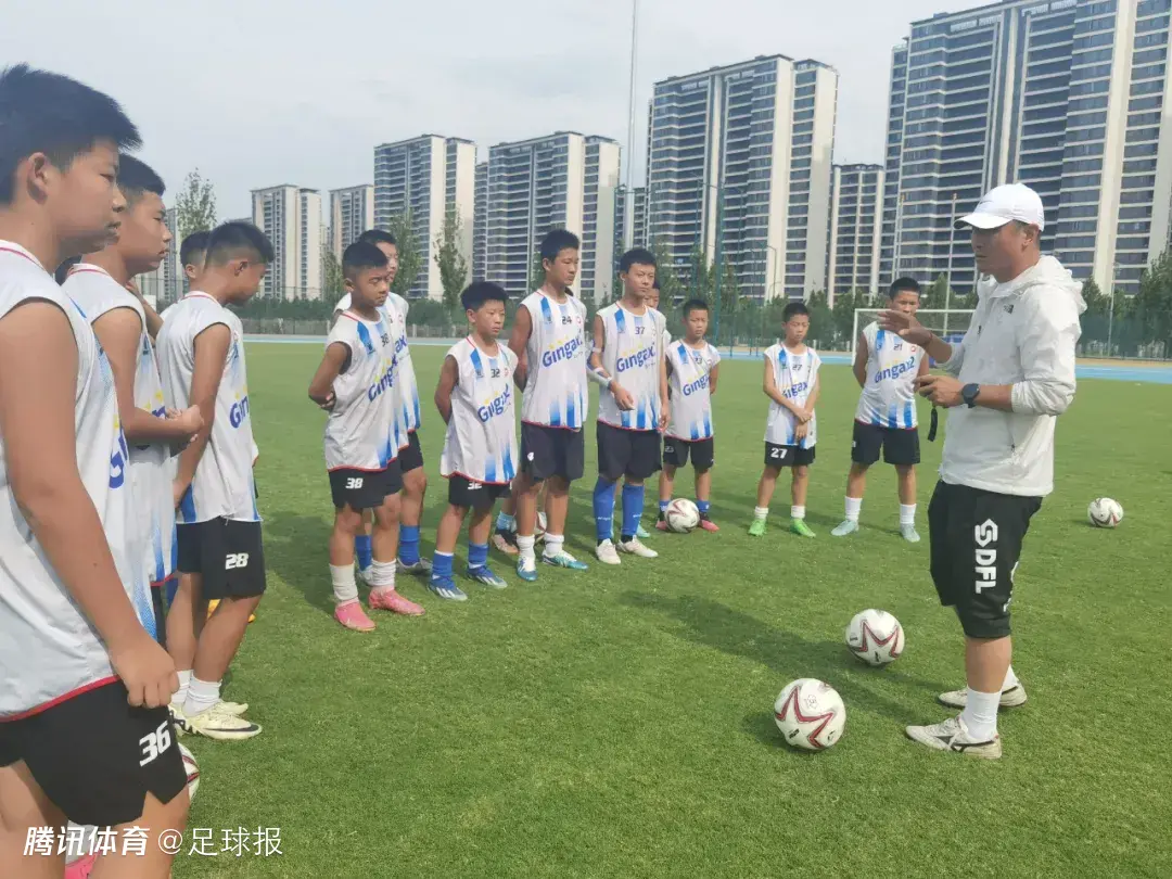 九游网址-足球运动在高校普及，体育特色专业逐步建立的简单介绍